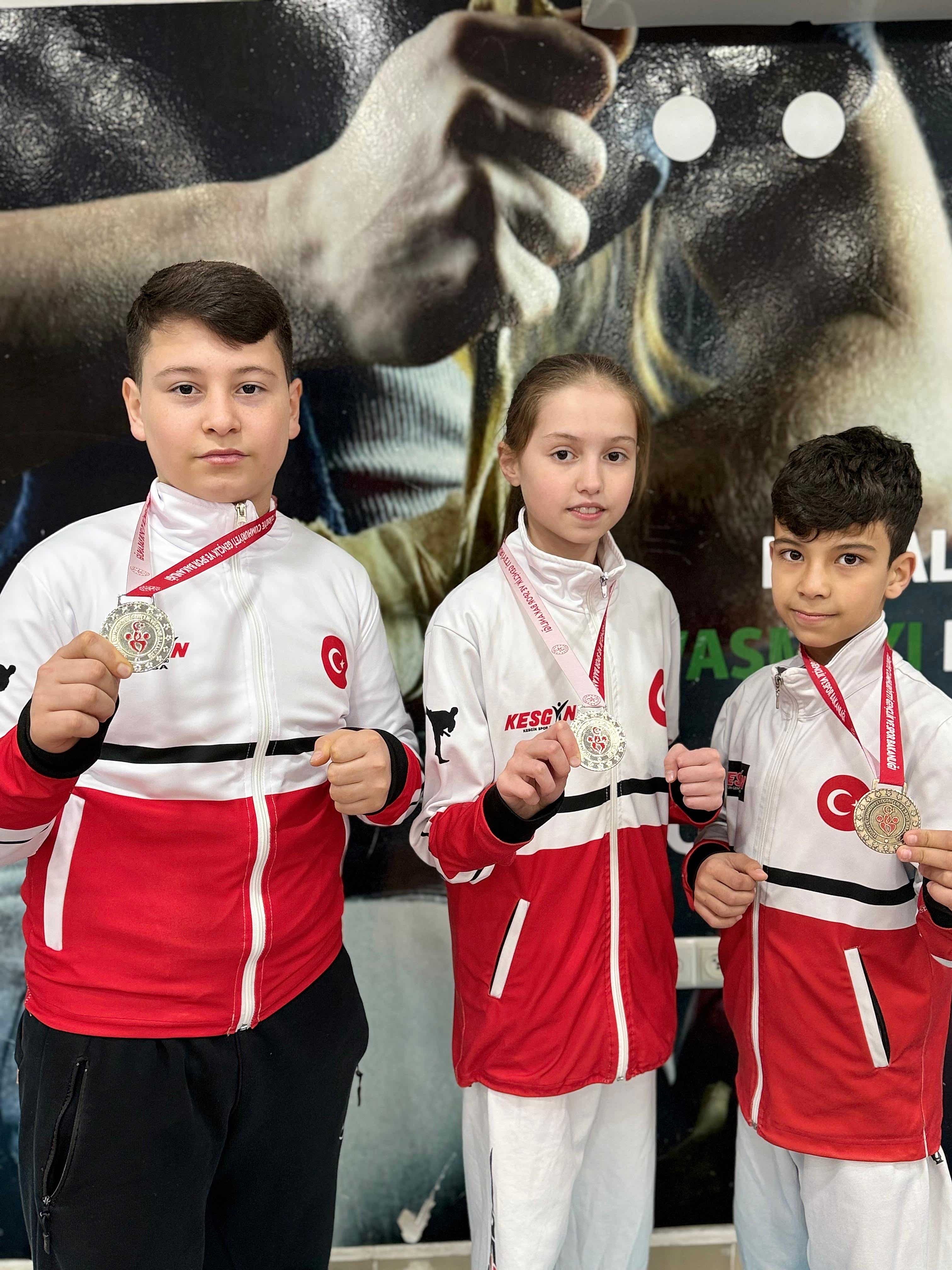 MEB ORTAOKULLAR TÜRKİYE ŞAMPİYONASINDAN 3 MADALYA (20-23 ŞUBAT 2025 ESKİŞEHİR)