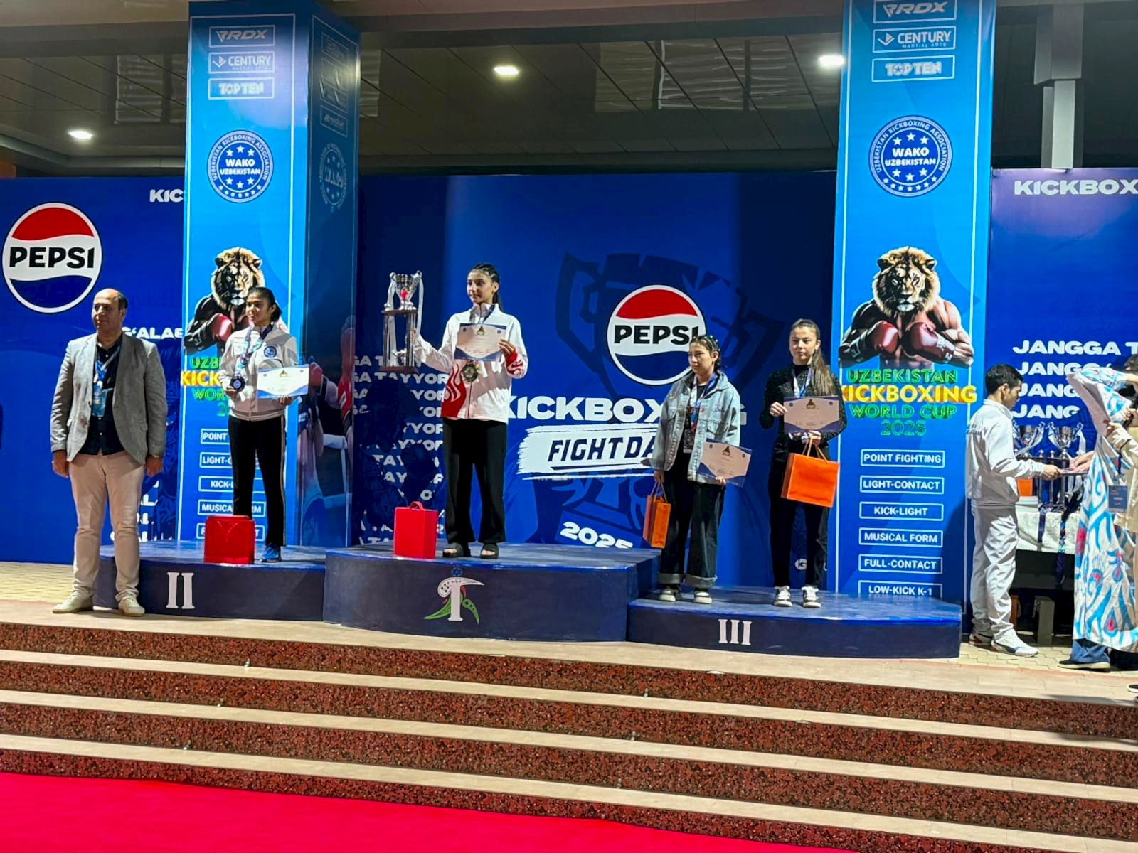 ÖZBEKİSTANDA TARİHİ ZAFER! TÜRKİYE DE BİR İLK TEK SPORCU 6 MADALYA 4 ŞAMPİYONLUK!