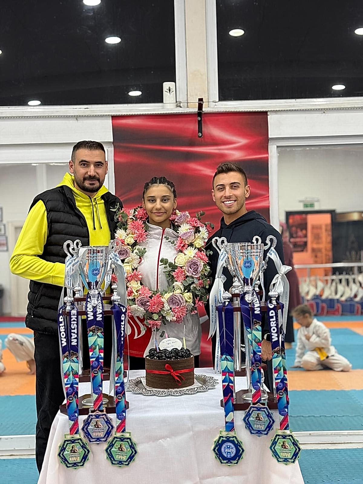 ÖZBEKİSTANDA TARİHİ ZAFER! TÜRKİYE DE BİR İLK TEK SPORCU 6 MADALYA 4 ŞAMPİYONLUK!